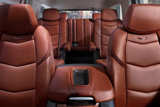 Arrival Private Transfer: Seattle Airport SEA to Seattle in Luxury SUV - Sixty minutes of waiting makes delays less stressful