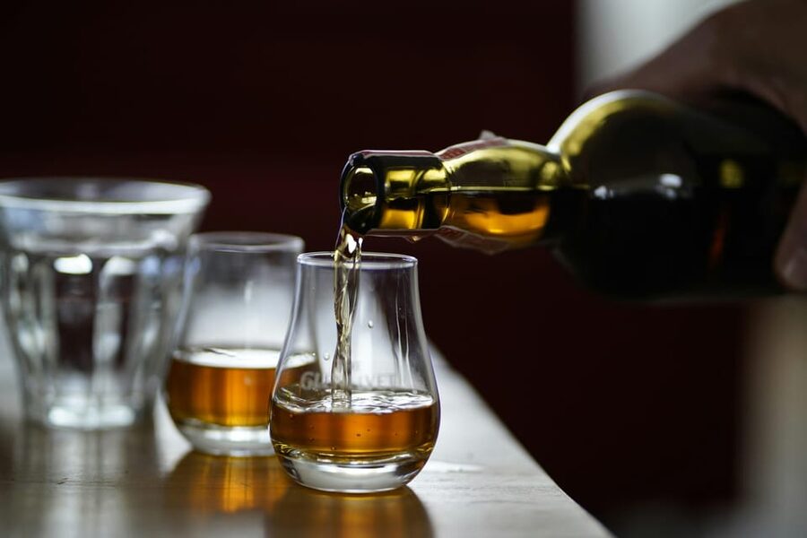 Bainbridge Island Discovery and Whiskey Tour - What $155 gets you
