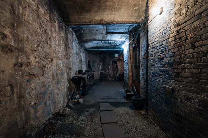 Beneath The Streets Underground History Tour - The guides make the difference