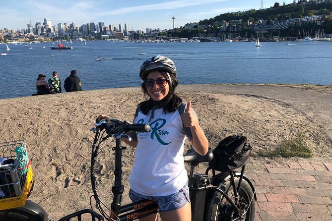 Bike Tour Seattle. 5 star Electric Bike Tour Seattle's waterways - Ballard Locks and the Carl English Botanical Gardens