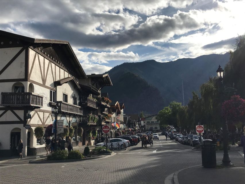 From Seattle: Day Trip Through The Cascades to Leavenworth - Crossing to Leavenworth on the eastern side