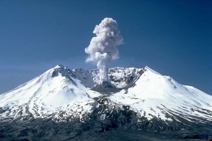 From Seattle: Mt Saint Helen Tour - Why Mount St. Helens feels different from a normal volcano visit