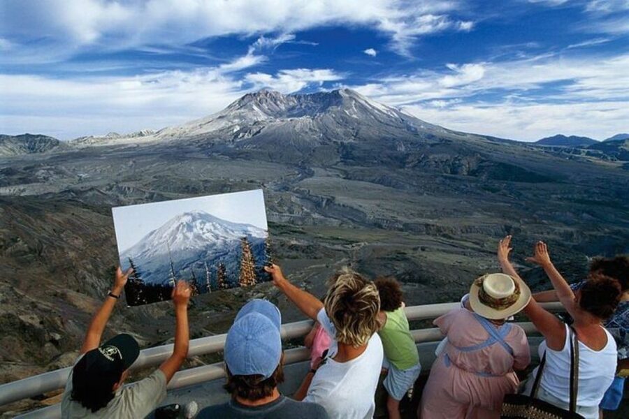 From Seattle: Mt Saint Helen Tour - Coldwater Ridge Visitor Center sets the scene