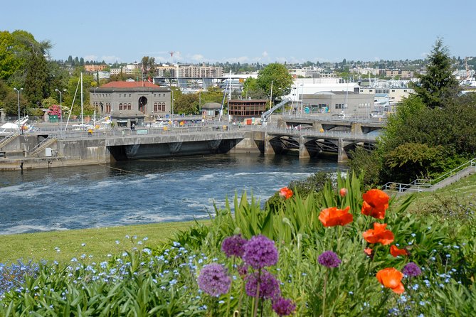 From Seattle: Private Seattle City Tour - Discovery Park, the Space Needle, and Seattle Center