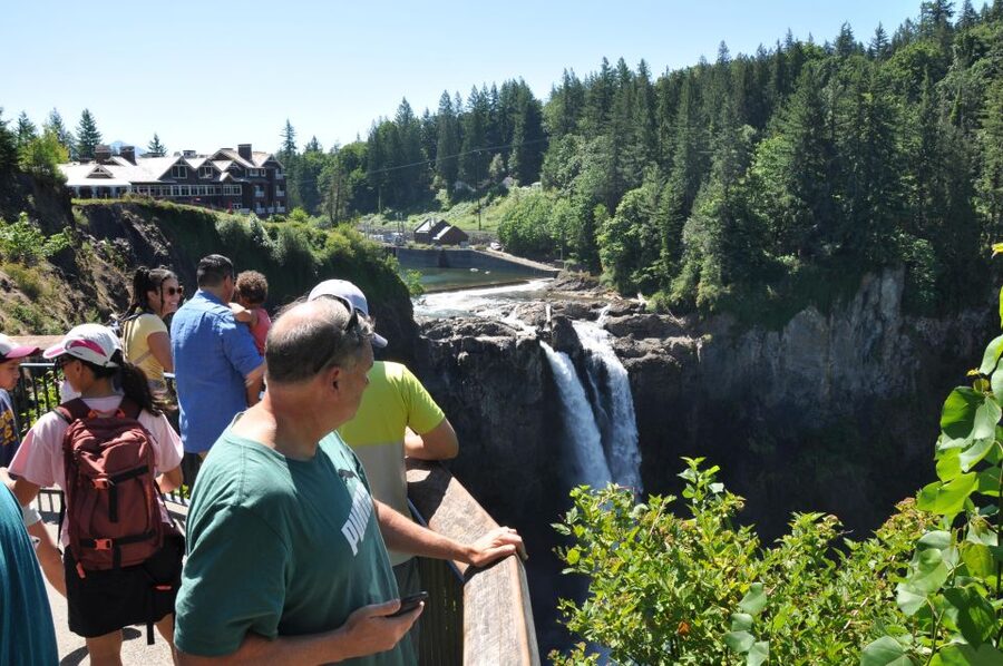 From Seattle: Snoqualmie Falls and Wineries Tour w/ Transfer - Who should book this tour?