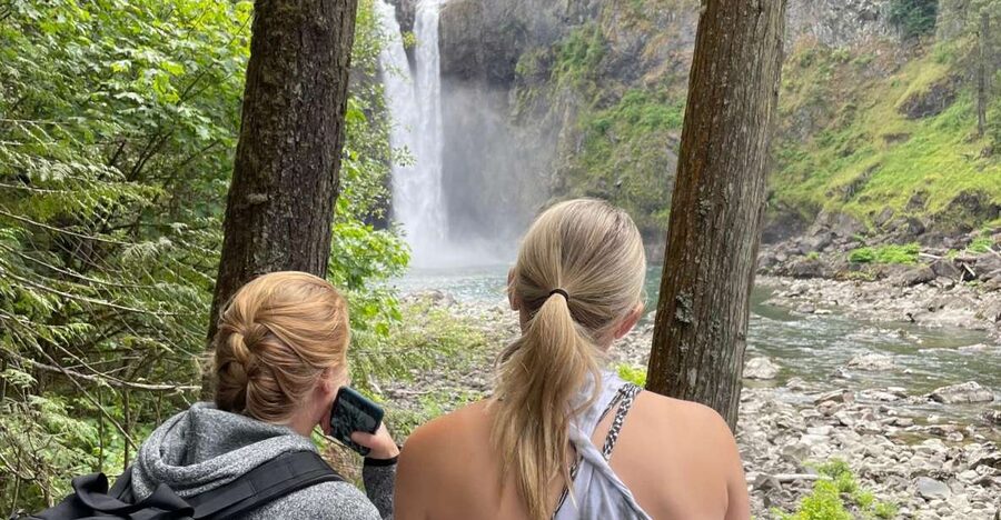 From Seattle: Snoqualmie Falls and Wineries Tour w/ Transfer - Woodinville wine country in 2.5 hours