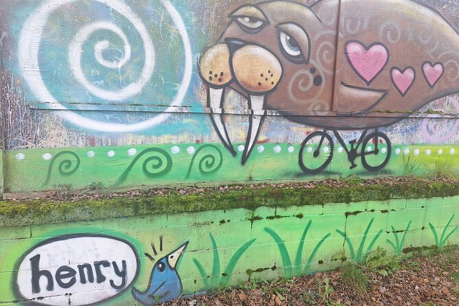 Henry Art Tours-Come See the Fun Side of Seattle Art/Pubs/History - Roman, Zona, and the Personality of the Ride