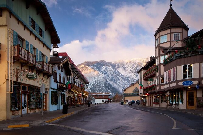 Leavenworth and North Cascades Sightseeing Tour - Snoqualmie Pass provides a second mountain pause