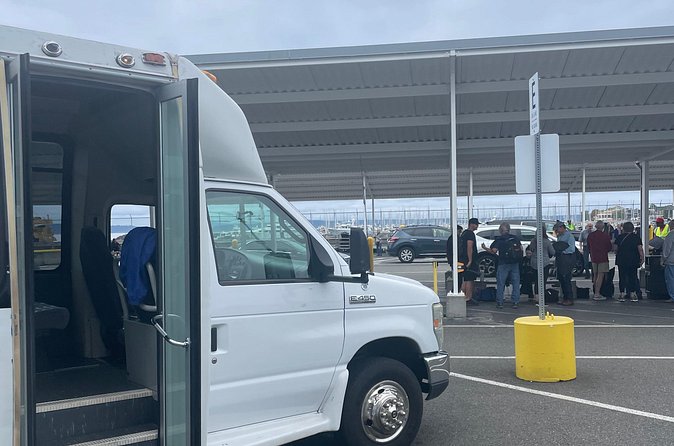 One-Way Seattle Airport Transfer Service - The vehicles and luggage handling