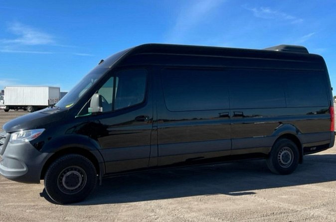 One - Way Transfer from Pier 66 to SeaTac international Airport - Booking 49 days ahead and preparing for pickup