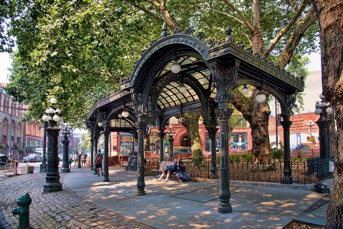Queen Anne True Crime Tour - What the guide adds to the experience