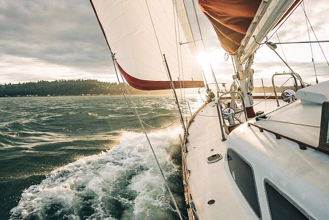 Sail Bainbridge Island & Seattle Waters - Luxury Classic Sailboat - Choosing between Bainbridge and Seattle views
