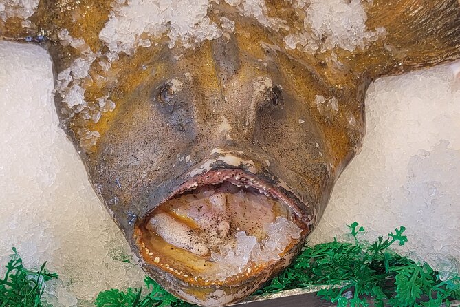 Savor the Sea: Guided Seafood Tasting at Pike Place Ma - Sushi-grade fish and smoked salmon
