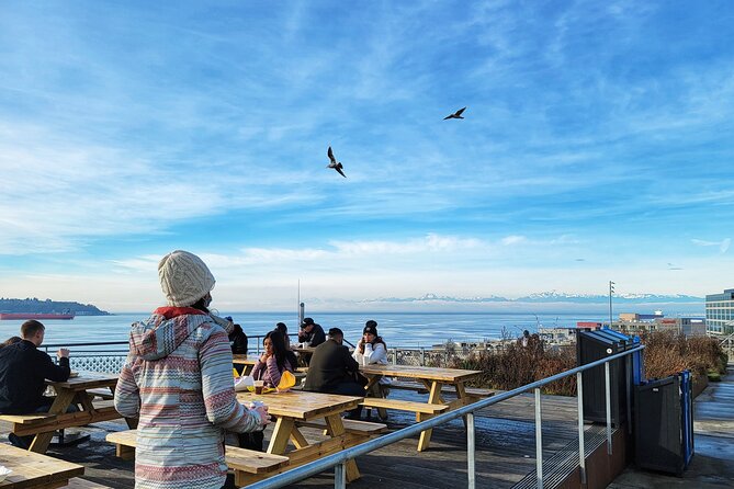 Savor the Sea: Guided Seafood Tasting at Pike Place Ma - Market stories and the guide’s approach