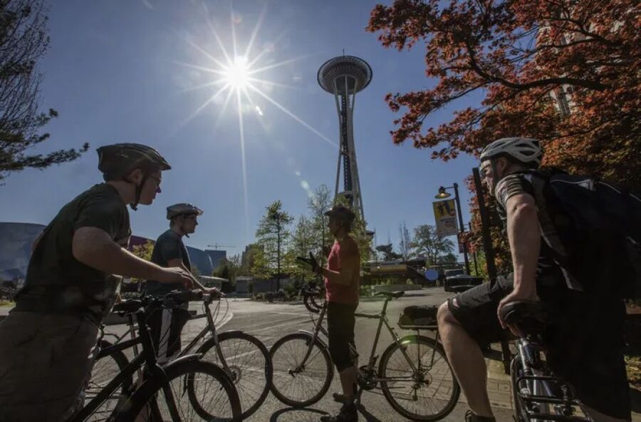Seattle: 3 Hour Emerald City Standard Bike Tour - Queen Anne and Seattle Center’s major sights