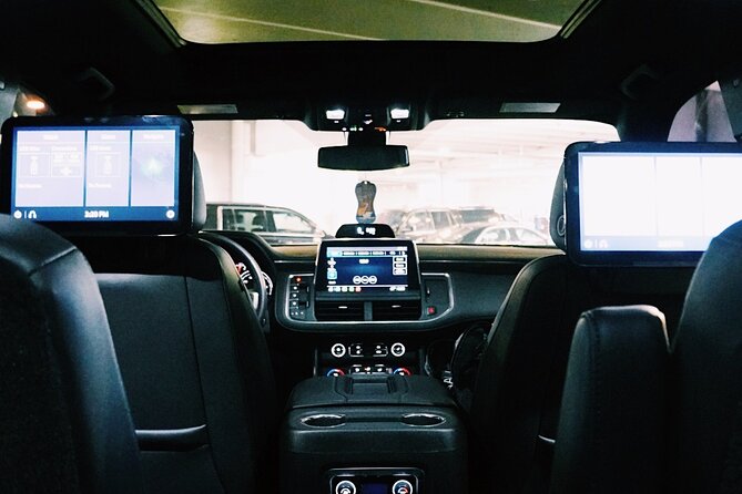 Seattle Arrival Chauffeur Driven Transport by Executive SUV - What the executive SUV ride is like