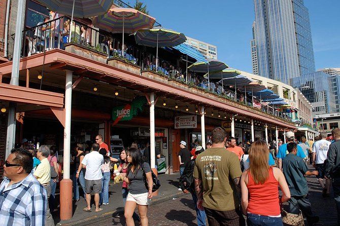 Seattle City Highlights Tour - A moving tour of Seattle’s waterfront and stadiums