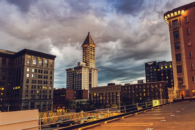 Seattle Downtown Quest: Self-Guided History Adventure - A curious stop near Eyes on You
