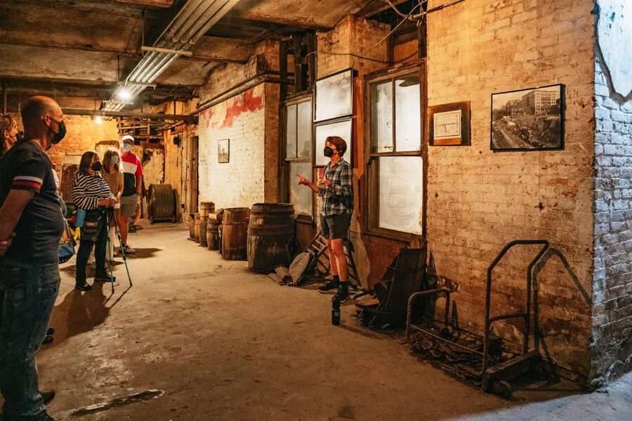 Seattle: Guided Underground Walking Tour - Why the guides make or break the hour