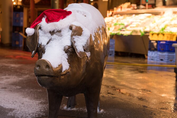 Seattle Holiday Donut Adventure & Walking Food Tour - Doce Donut Co. and the Amazon Spheres