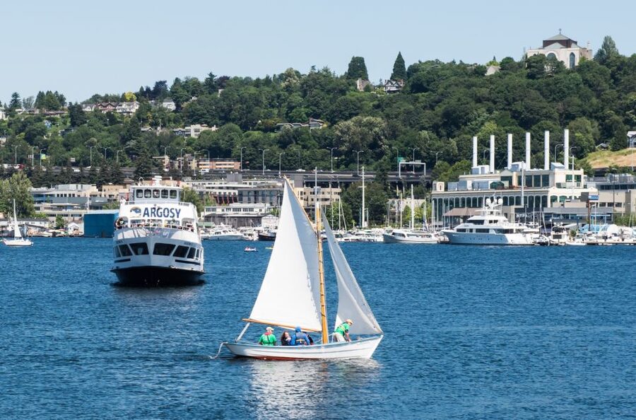 Seattle: Locks Cruise with Local Guide - What the two-hour timing means for your day