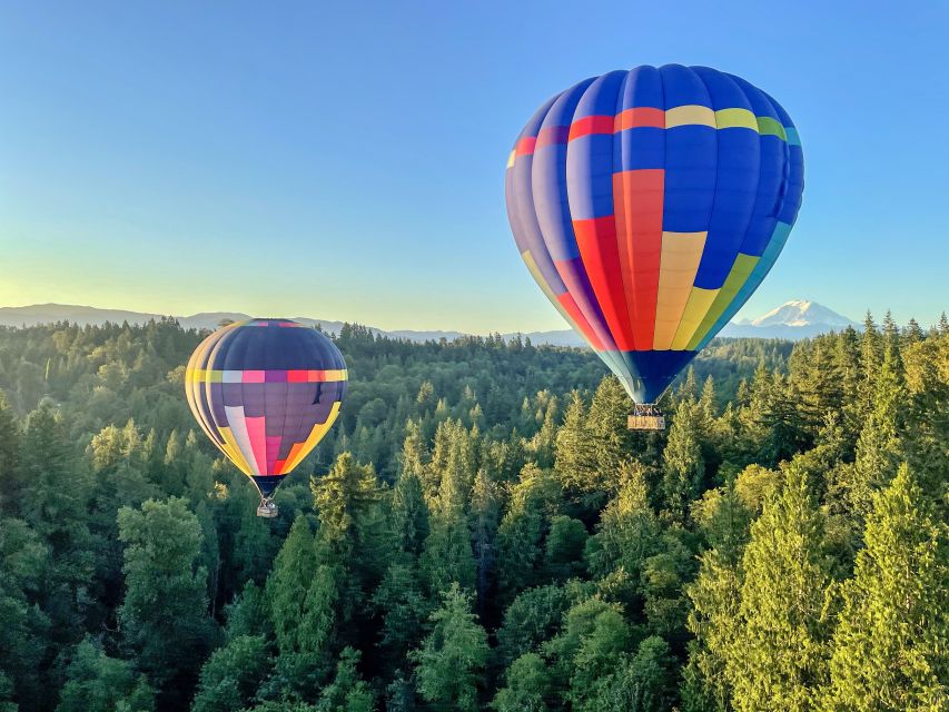 Seattle: Mt. Rainier Sunrise Hot Air Balloon Ride - A small group with room for the crew