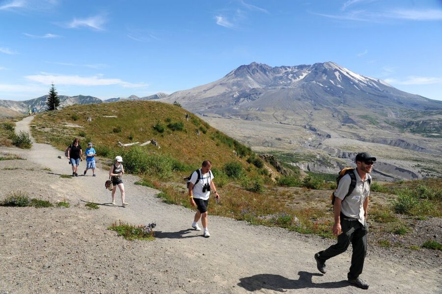 Seattle: Mt. St. Helens National Monument Small Group Tour - A 7:00 to 7:30 a.m. Seattle pickup