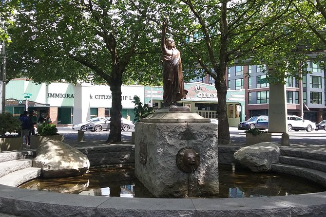 Seattle Private Tour for 2-5 - What the guide adds