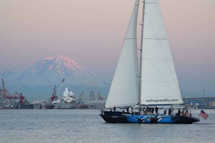 Seattle: Sailing Cruise - Bainbridge Island, West Seattle, and the mountain ranges