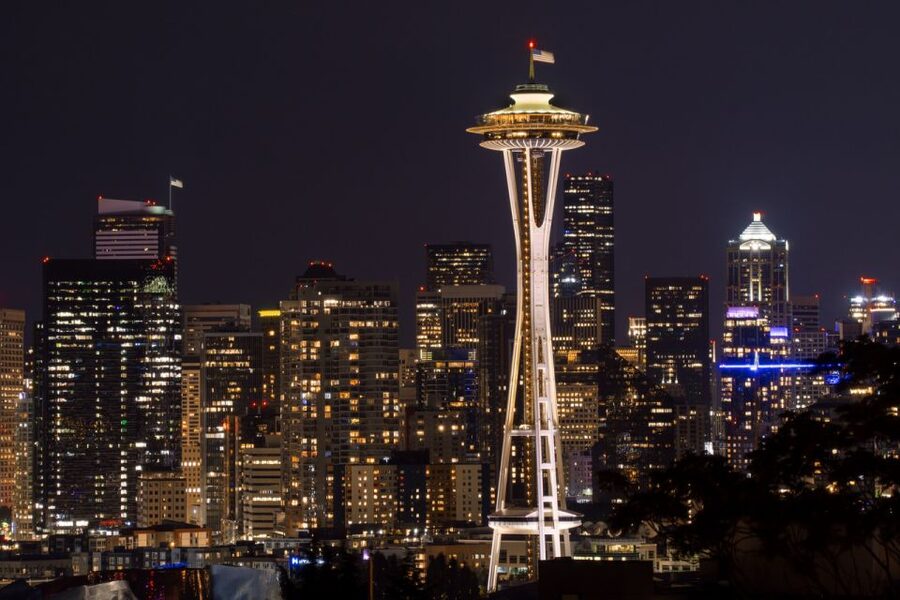 Seattle: Scenic Night Tour with Space Needle & Skywheel - Kerry Park and Seattles famous skyline view