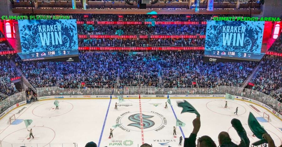 Seattle: Seattle Kraken Ice Hockey Game Ticket - Eating and drinking inside the arena