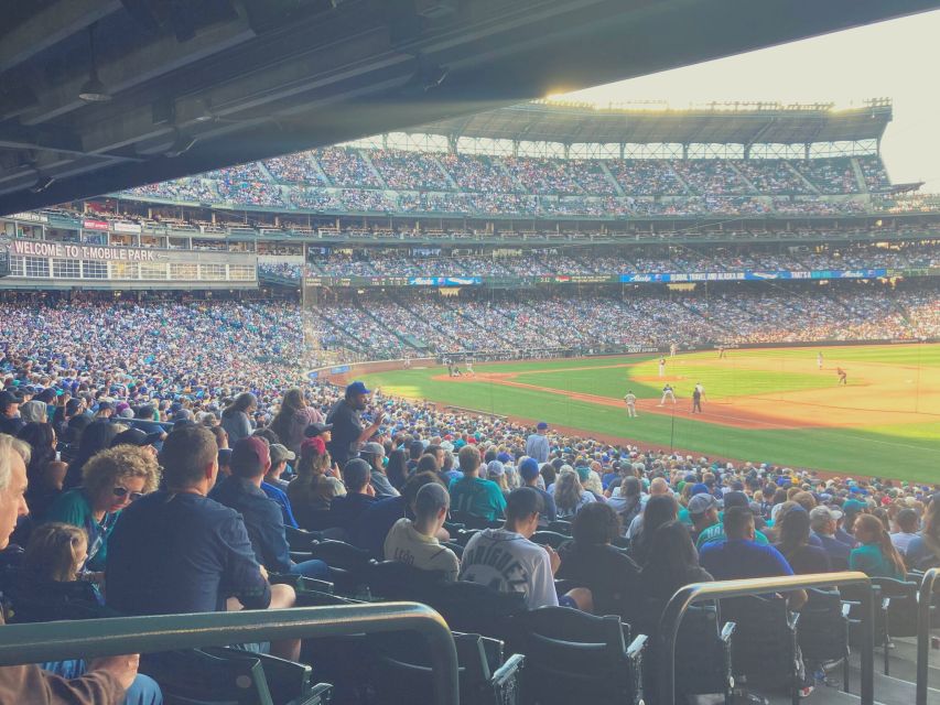Seattle: Seattle Mariners Baseball Game at T-Mobile Park - Seattle Weather Without the Rain Worry