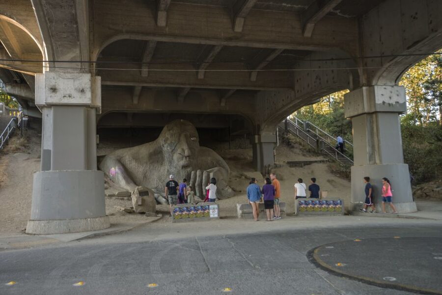 Seattle: Sightseeing Bus Tour with the Ballard Locks - Ballard Locks: boats, gardens, and a working waterway