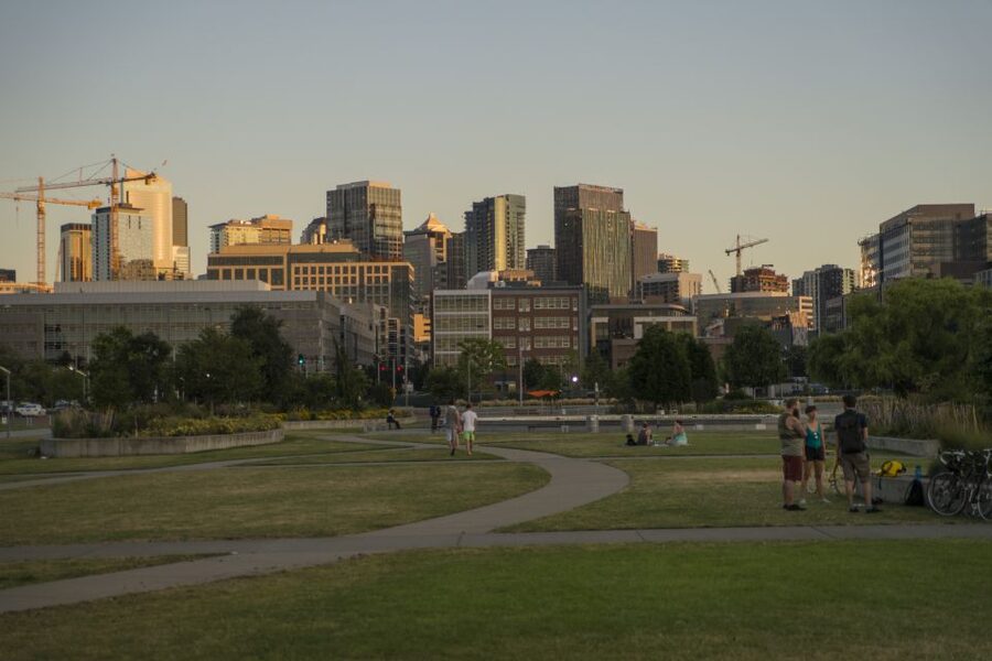 Seattle: Sightseeing Bus Tour with the Ballard Locks - Kerry Park for the classic city photograph