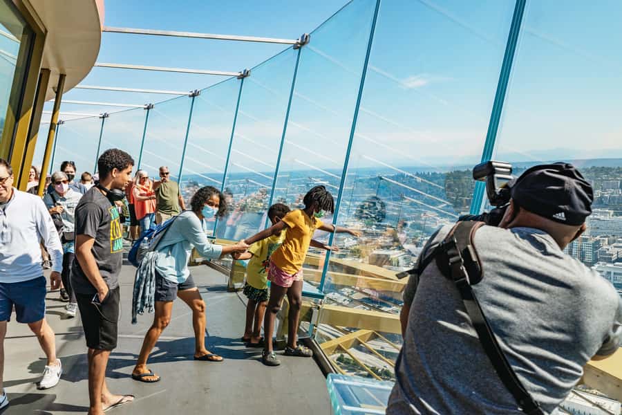 Seattle: Space Needle & Chihuly Garden and Glass Ticket - The glasshouse and outdoor garden