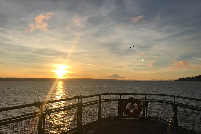 Seattle Summer Views Cruise - West Seattle and Alki Point Lighthouse