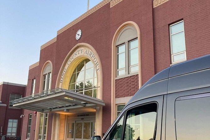 SEATTLE TACOMA INTERNATIONAL AIRPORT TRANSPORTATION 1-15passenger - Who should book this Seattle transfer?