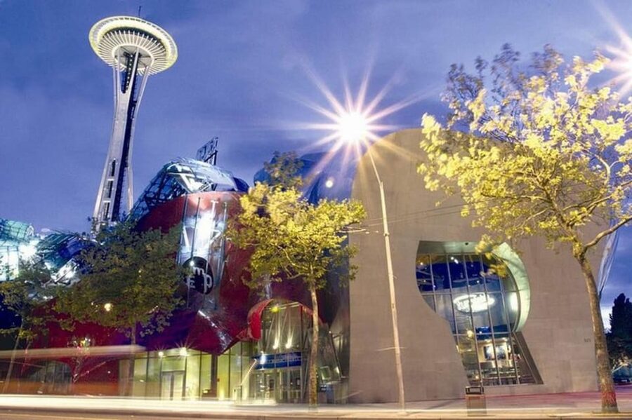 Small Group Seattle Day Tour with Major Attractions,Tea&Deli - The Amazon Spheres show Seattle’s modern side