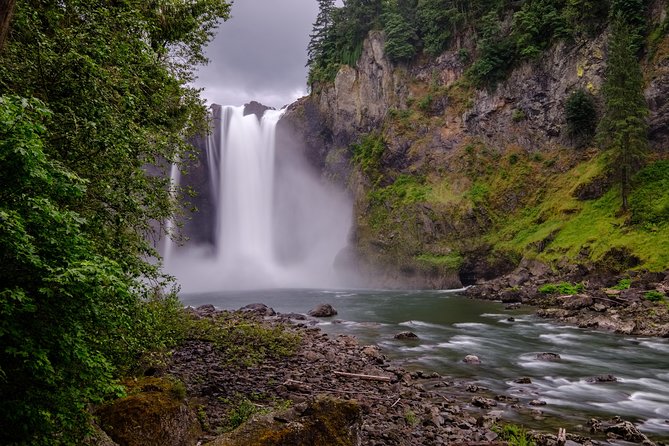 Snoqualmie Falls + Wine Tasting: All-Inclusive Small-Group Tour - Three Woodinville wineries from May through October