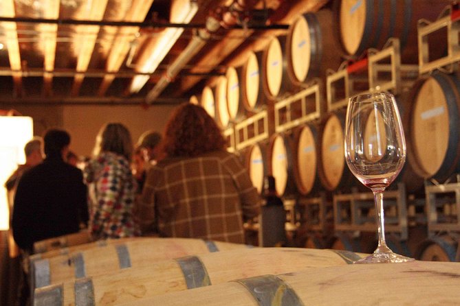 Snoqualmie Falls + Wine Tasting: All-Inclusive Small-Group Tour - Why the guide makes or breaks the day