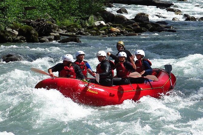 Upper Skagit Introductory Whitewater Rafting Trip - The guides shape the whole experience